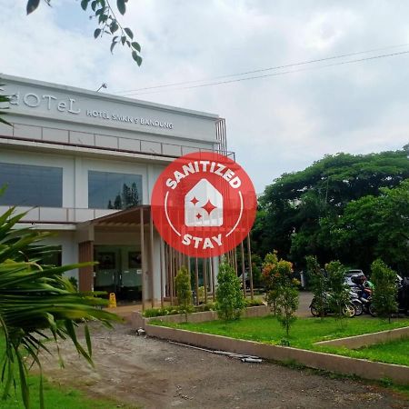 Oyo 90102 Edotel Hotel By Dbest Hospitality Bandung Exterior photo