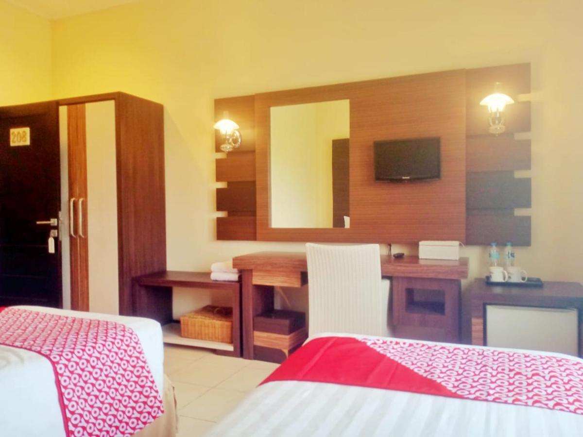 Oyo 90102 Edotel Hotel By Dbest Hospitality Bandung Exterior photo