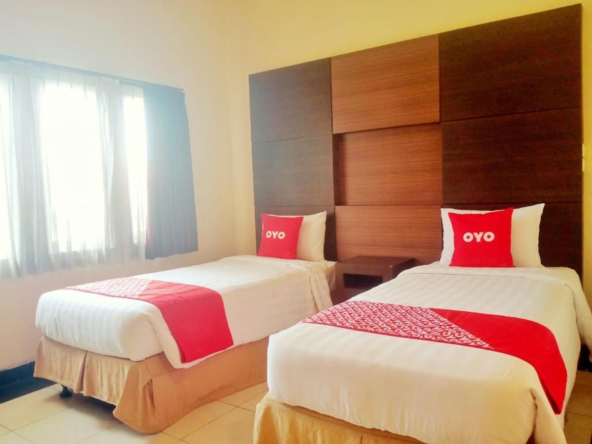 Oyo 90102 Edotel Hotel By Dbest Hospitality Bandung Exterior photo