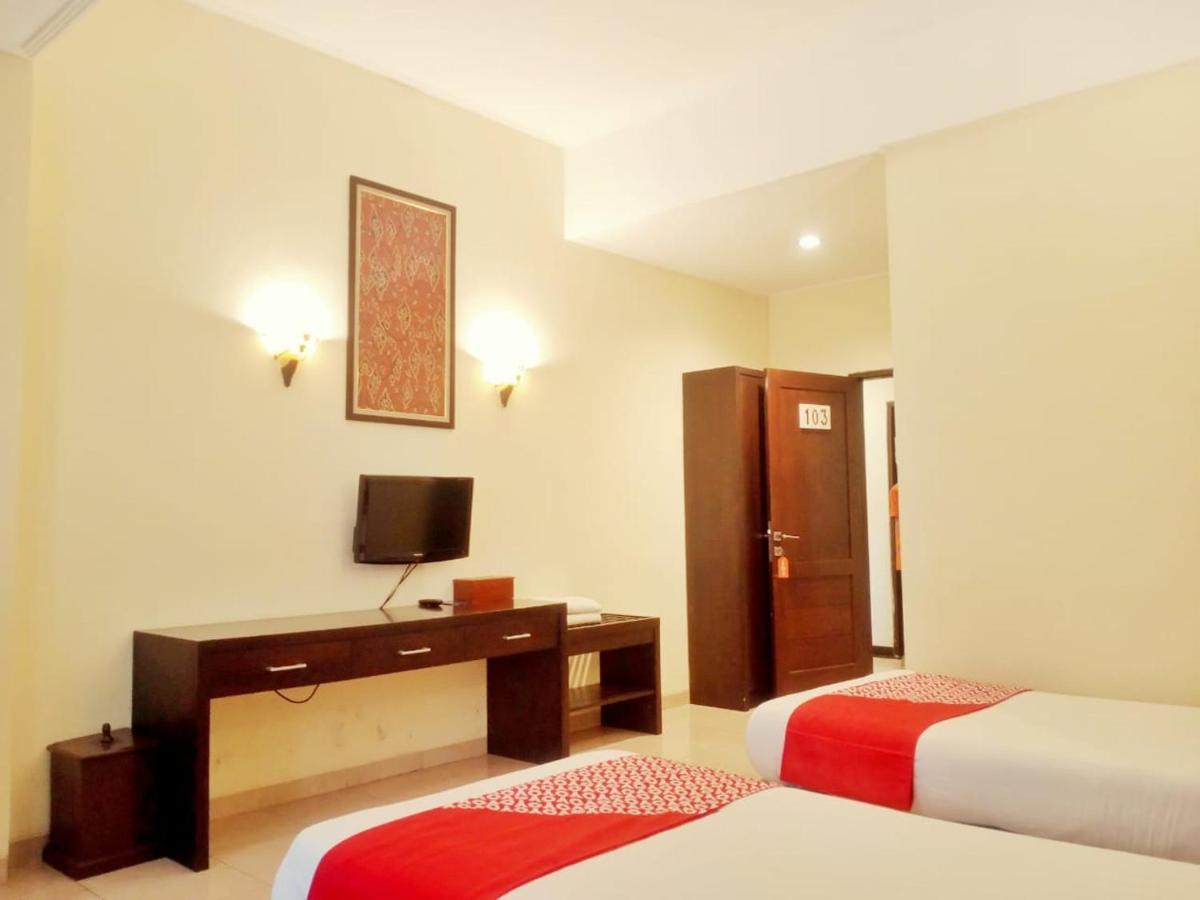 Oyo 90102 Edotel Hotel By Dbest Hospitality Bandung Exterior photo