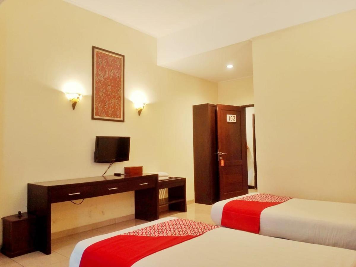 Oyo 90102 Edotel Hotel By Dbest Hospitality Bandung Exterior photo