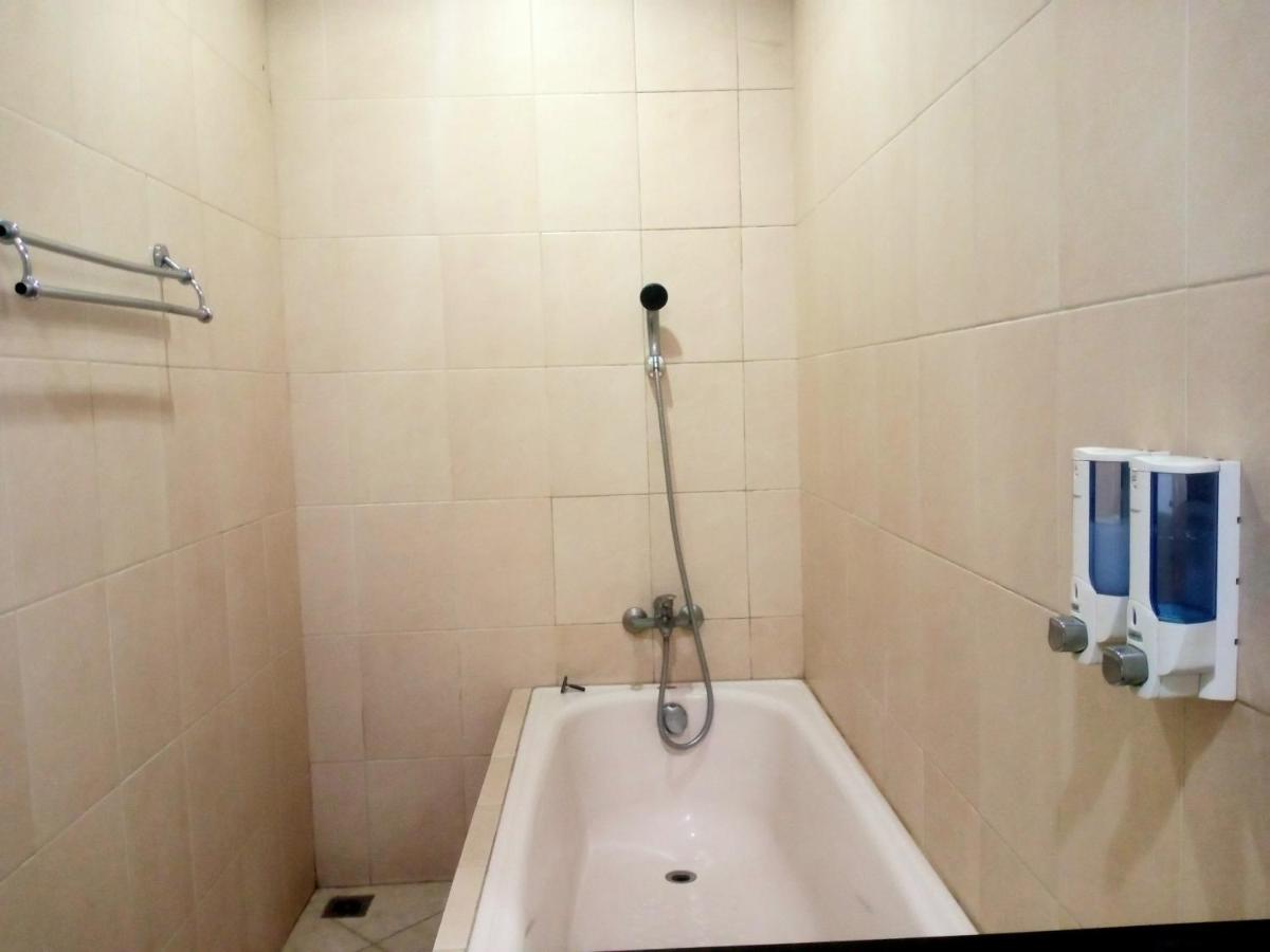 Oyo 90102 Edotel Hotel By Dbest Hospitality Bandung Exterior photo